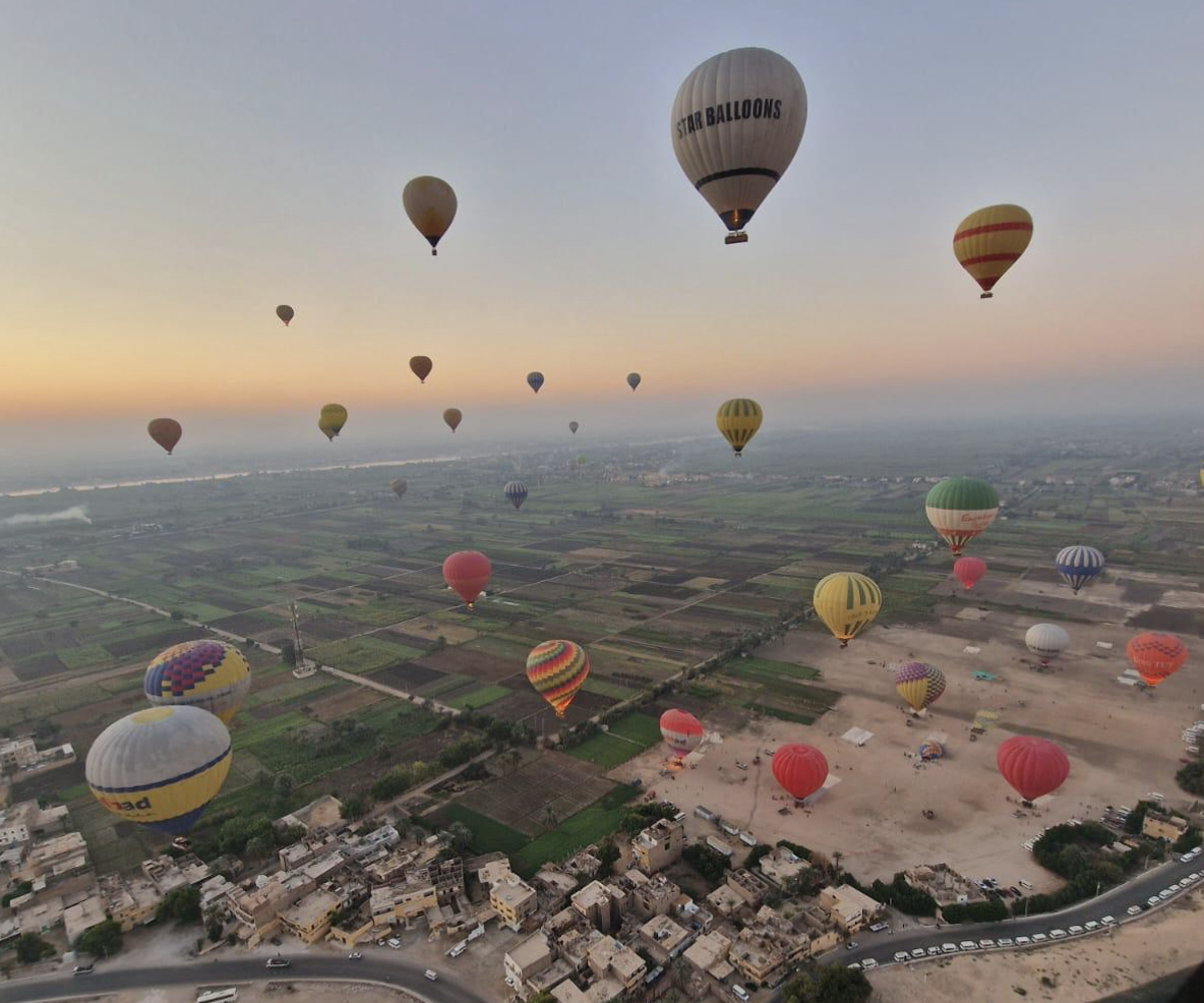 Hot air balloon sunrise