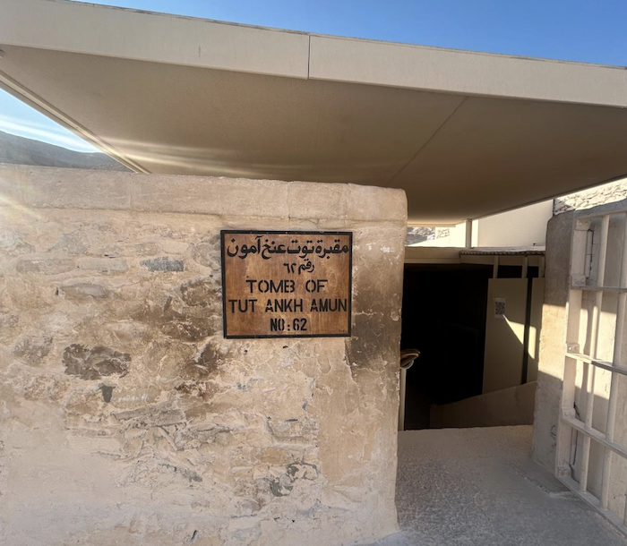 Inside Tutankhamun's tomb / Rameses tomb